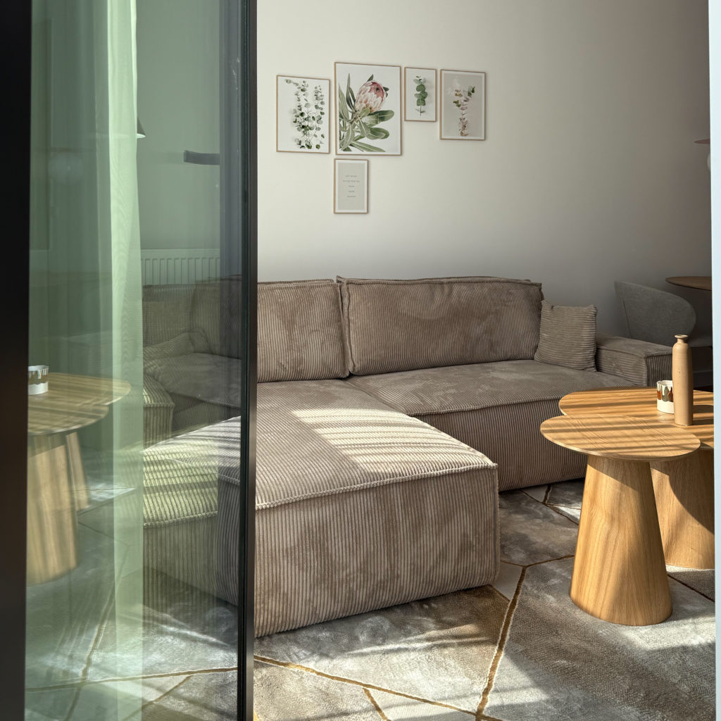 Grzybowska 37 m 209 balkon2