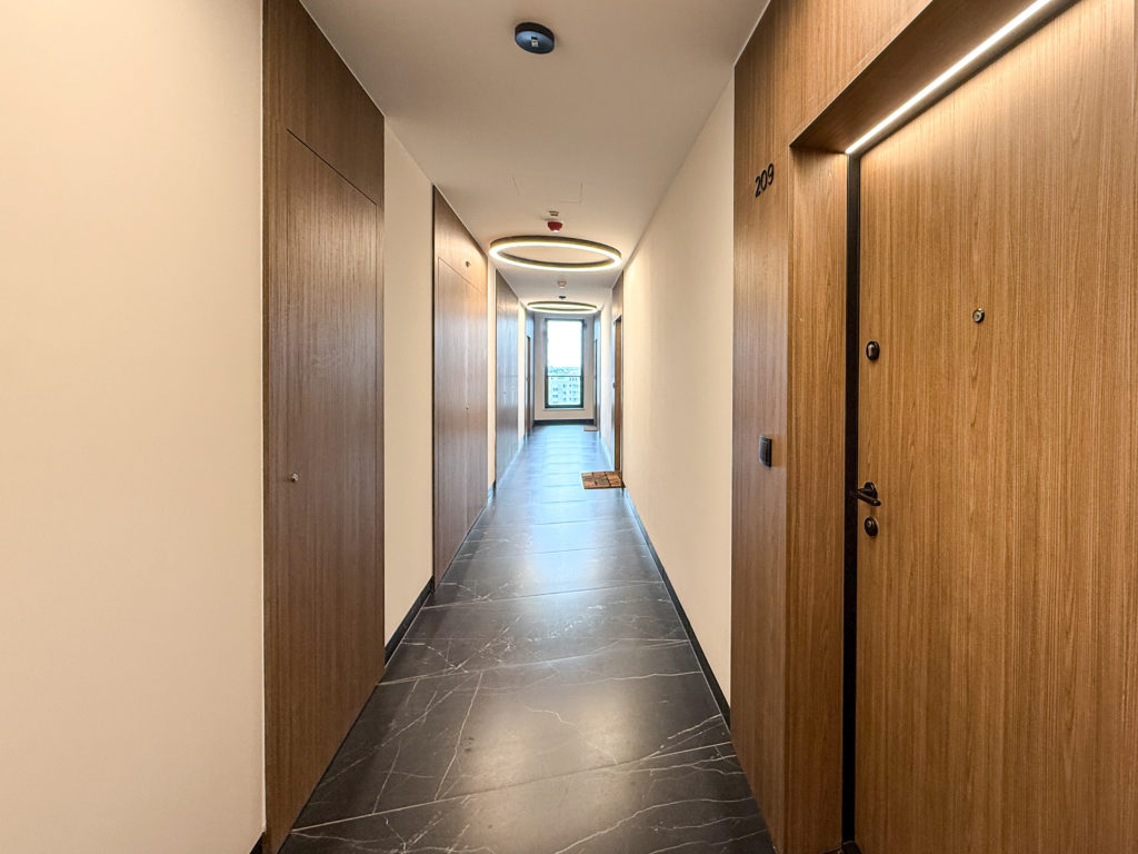 Grzybowska 37 m209 drzwi