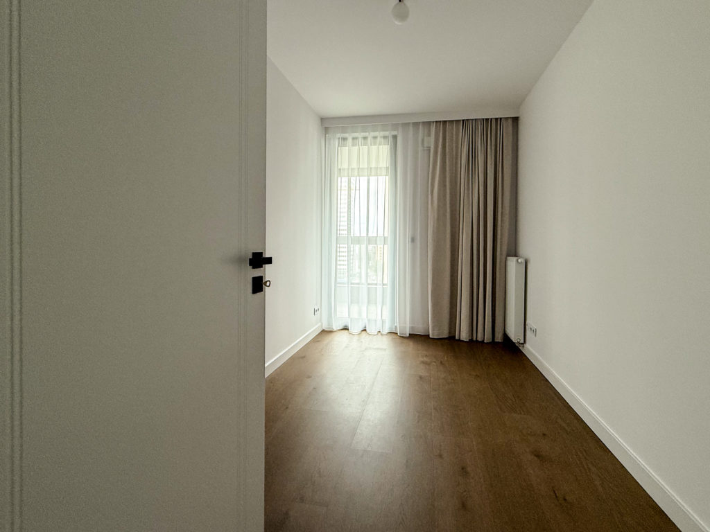 grzybowska 37 m79 2 pokoj